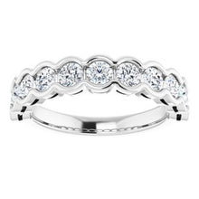 Charger l&#39;image dans la galerie, Bande d&#39;anniversaire en platine 1 1/8 CTW Diamond
