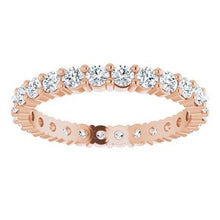Charger l&#39;image dans la galerie, 14K Rose 1 1/3 CTW Diamond Round Eternity Band Taille 7
