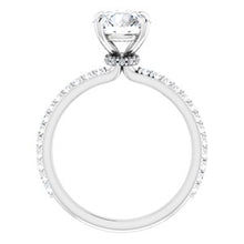Charger l'image dans la galerie, Bague de fiançailles en platine 7,5 mm ronde Forever One, Moissanite et diamant 1/3 CTW
