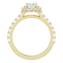 Charger l'image dans la galerie, 14K Jaune 7x5 mm ovale Forever One, bague de fiançailles en diamant Moissanite et 3/4 CTW
