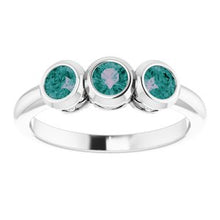 Charger l&#39;image dans la galerie, Bague sertie de trois pierres en argent sterling et Alexandrite
