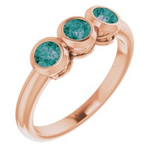 Charger l&#39;image dans la galerie, Bague sertie de trois pierres en pierre rose Alexandrite 14K
