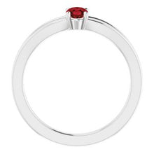 Charger l'image dans la galerie, Sterling Silver Imitation Mozambique Garnet Solitaire Youth Ring
