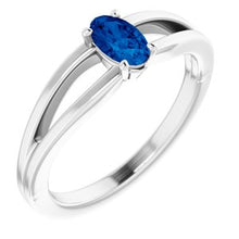 Charger l'image dans la galerie, Sterling Silver Imitation Blue Sapphire Solitaire Youth Ring
