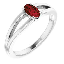 Charger l'image dans la galerie, Sterling Silver Imitation Mozambique Garnet Solitaire Youth Ring
