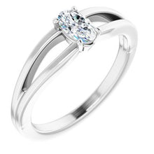 Charger l'image dans la galerie, Sterling Silver Imitation Diamond Solitaire Youth Ring
