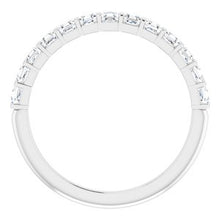 Charger l&#39;image dans la galerie, Jonc anniversaire platine 5/8 CTW Diamond
