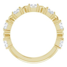 Charger l&#39;image dans la galerie, 14K Jaune 1 1/8 CTW Diamond Anniversary Band
