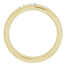 Charger l&#39;image dans la galerie, 14K Jaune 1/3 CTW Diamond 3-Stone Half-Round Band Taille 11,5
