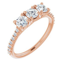 Charger l&#39;image dans la galerie, 14K Rose 9/10 CTW Diamond Anniversary Band
