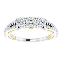 Charger l&#39;image dans la galerie, Jonc anniversaire en diamant 14K blanc et jaune 7/8 CTW
