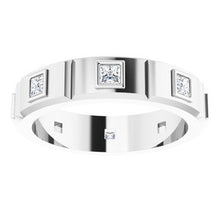 Load image into Gallery viewer, Platinum 5/8 CTW Mens Diamond Ring Size 7
