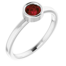 Charger l'image dans la galerie, Sterling Silver Mozambique Garnet Ring
