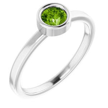 Charger l'image dans la galerie, Sterling Silver Peridot Ring

