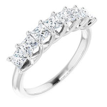 Charger l&#39;image dans la galerie, Bande d&#39;anniversaire en platine 1 1/8 CTW Diamond
