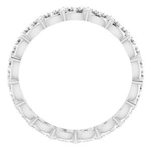 Charger l&#39;image dans la galerie, Platinum 5/8 CTW Diamond Eternity Band Taille 7,5
