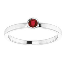 Charger l'image dans la galerie, Sterling Silver Mozambique Garnet Ring

