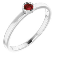 Charger l'image dans la galerie, Sterling Silver Mozambique Garnet Ring
