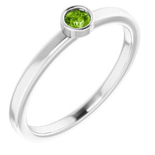 Charger l'image dans la galerie, Sterling Silver Peridot Ring
