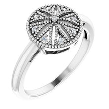 Charger l'image dans la galerie, Sterling Silver .04 CTW Diamond Ring Size 7
