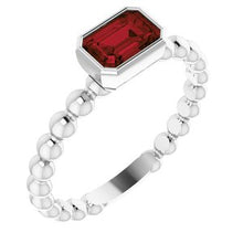 Charger l'image dans la galerie, Sterling Silver Mozambique Garnet Stackable Family Ring
