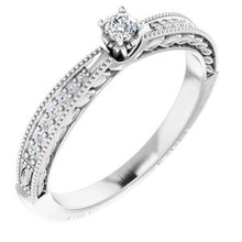 Charger l'image dans la galerie, Sterling Silver Cubic Zirconia Vintage-Inspired Milgrain Ring Size 8

