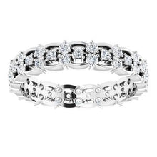 Charger l&#39;image dans la galerie, 14K White 5/8 CTW Diamond Eternity Band Taille 7
