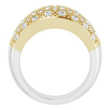 Charger l&#39;image dans la galerie, Bague micro pavée de diamants 14K blanc et jaune 1 CTW taille 7
