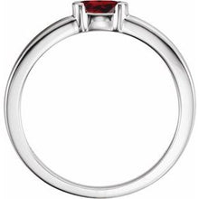 Charger l'image dans la galerie, Sterling Silver Mozambique Garnet Oval Stackable Family Ring
