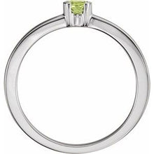 Charger l'image dans la galerie, Sterling Silver Peridot Family Stackable Ring
