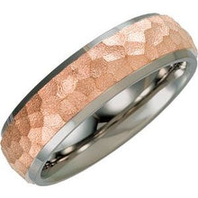 Load image into Gallery viewer, Titanium &amp; Rose Immerse Plated 7 mm Hammered Finish Beveled Edge Band Size 6
